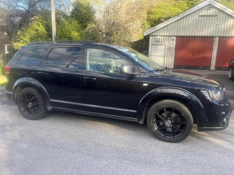 Svart Begagnad 2014 Fiat Freemont SUV | 74 000 kr (Marknadspris) - Bild 1/4