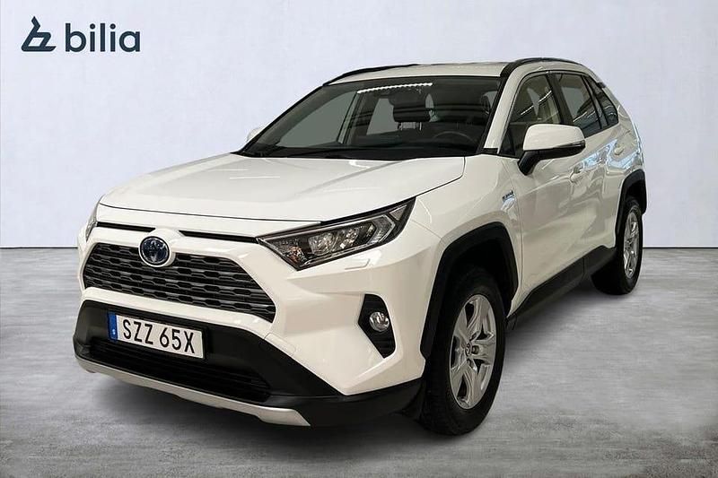 Vit Begagnad 2020 Toyota RAV4 Hybrid Active SUV | 339 900 kr (Lite dyr) - Bild 1/4