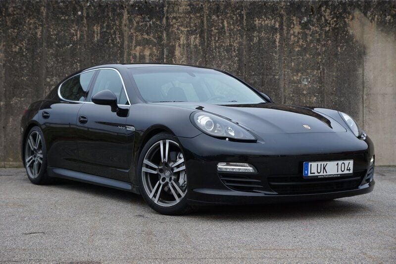 Svart Begagnad 2011 Porsche Panamera S E-Hybrid Sport Sedan | 344 900 kr - Bild 1/4