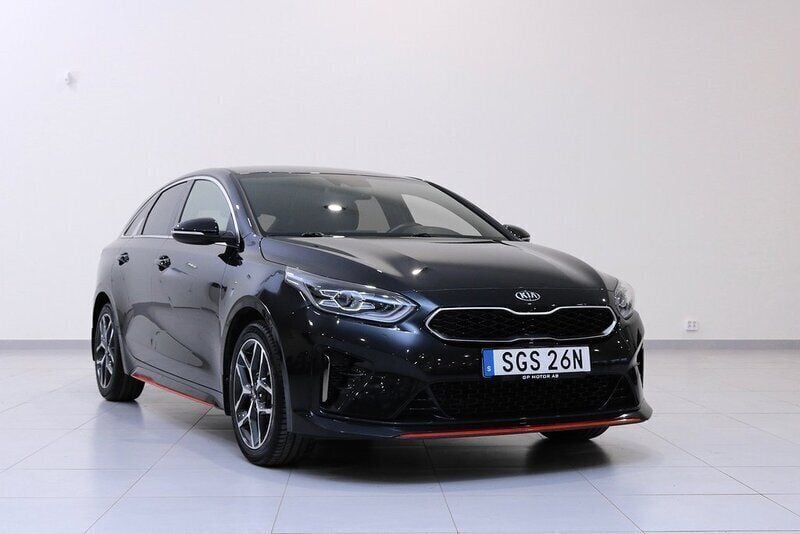 Svart Begagnad 2019 Kia ProCeed GT-Line Halvkombi | 199 900 kr (Marknadspris) - Bild 1/4