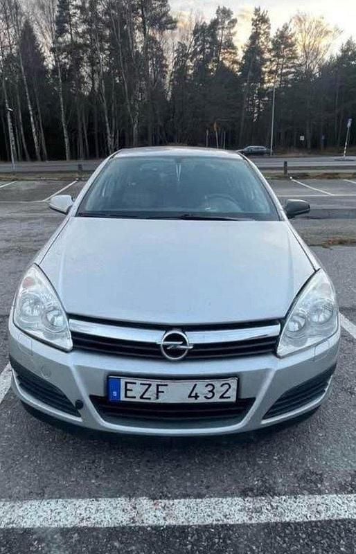 Grå Begagnad 2007 Opel Astra Halvkombi | 16 999 kr (Bra pris) - Bild 1/4