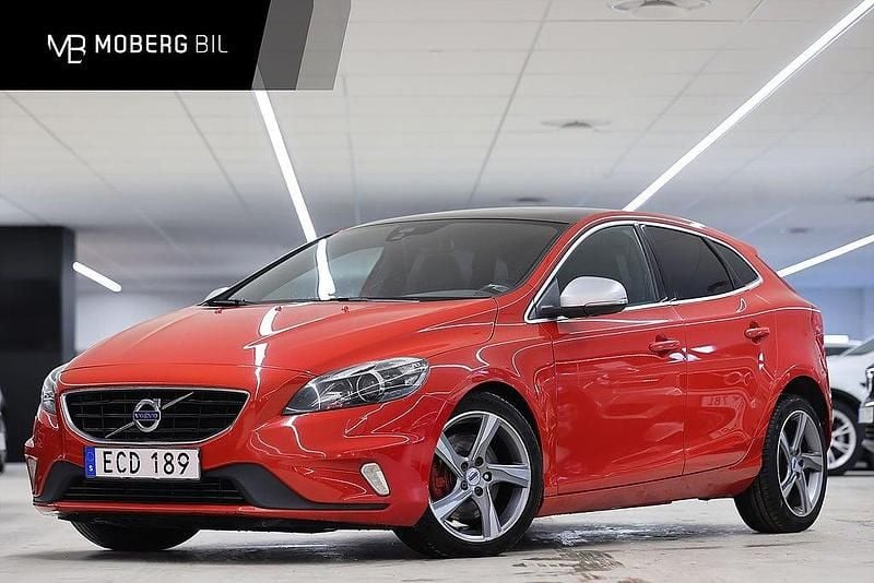 Begagnad Volvo V40 R-Design 120 HK (88 kW) 2016 Röd Halvkombi
