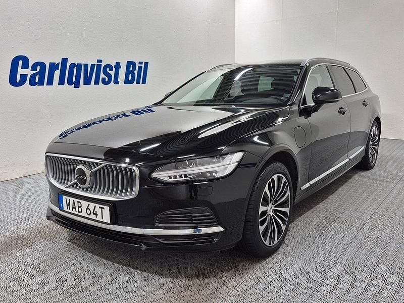 Svart Begagnad 2023 Volvo V90 Core Kombi | 369 000 kr (Marknadspris) - Bild 1/4