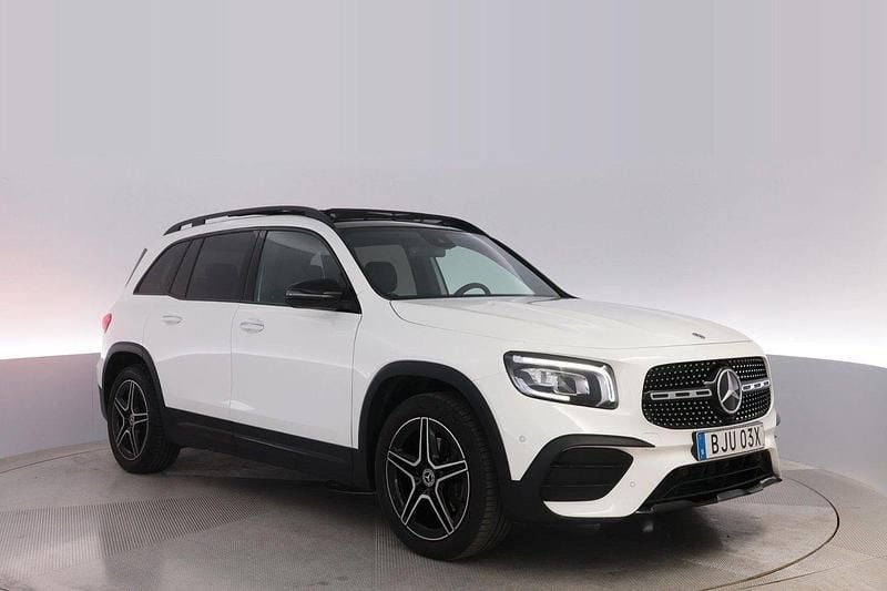 Vit Begagnad 2021 Mercedes GLB200 AMG SUV | 319 000 kr (Marknadspris) - Bild 1/4