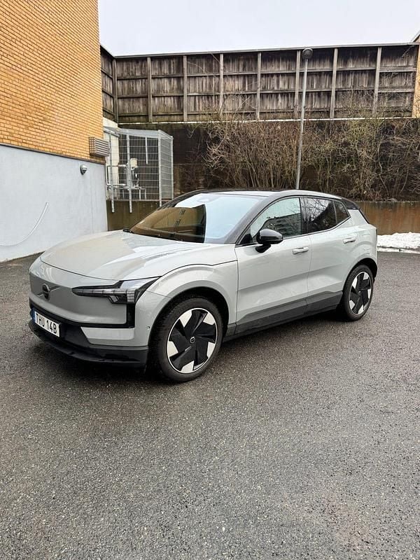 Begagnad Volvo EX30 Single Motor Extended Range 200 kW (272 HK) 2025 SUV