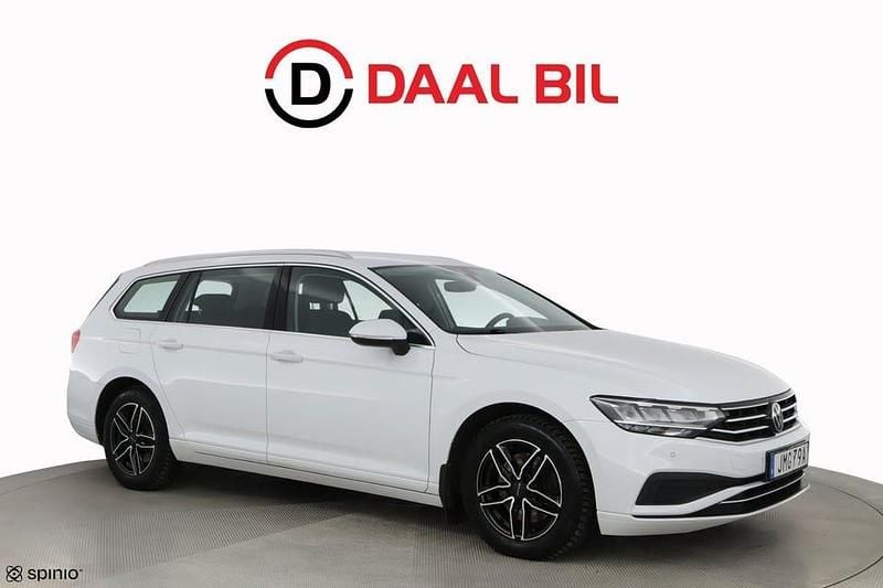 Begagnad VW Passat Comfortline 150 HK (110 kW) 2023 Vit Kombi