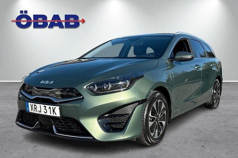 Grön Begagnad 2023 Kia Ceed Sportswagon Advance Kombi | 298 800 kr (Lite dyr) - Bild 1/4