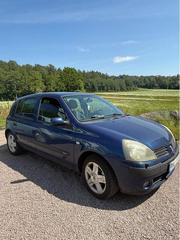 Blå Begagnad 2005 Renault Clio R.S. Halvkombi | 22 500 kr (Marknadspris) - Bild 1/2