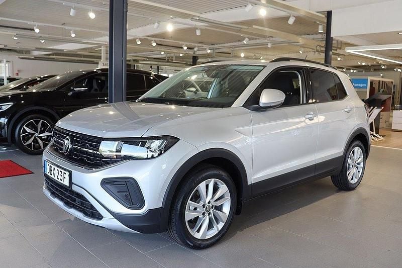 Silver Ny 2025 VW T-Cross Life SUV | 335 700 kr (Marknadspris) - Bild 1/4
