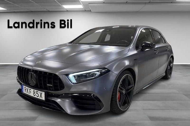 Grå Begagnad 2020 Mercedes A45 AMG Premium Halvkombi | 439 000 kr (Marknadspris) - Bild 1/4