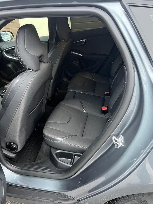 Begagnad Volvo V40 CC 150 HK (110 kW) 2018 Grå Kombi