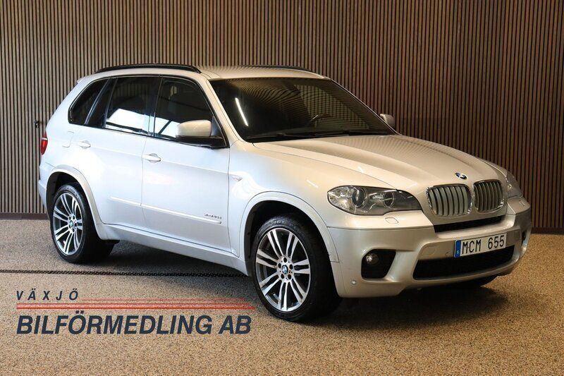 Ljusgrå Begagnad 2013 BMW X5 M Sport SUV | 199 000 kr (Superpris) - Bild 1/4