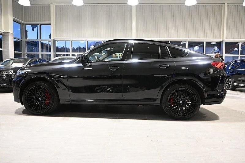 Begagnad BMW X6 M Competition Edition 626 HK (460 kW) 2023 Safirsvart metallic SUV