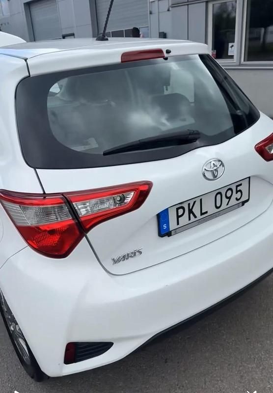 Begagnad 2017 Toyota Yaris | 95 000 kr (Lite dyr) - Bild 1/3