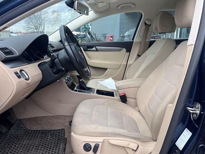Begagnad VW Passat 150 HK (110 kW) 2012 Blå Kombi