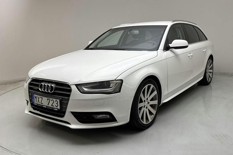 Vit Begagnad 2013 Audi A4 Sedan | 89 000 kr (Bra pris) - Bild 1/4