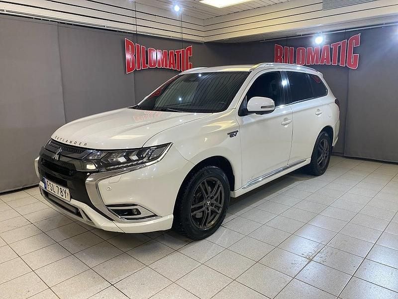 Vit Begagnad 2019 Mitsubishi Outlander P-HEV SUV | 179 900 kr (Marknadspris) - Bild 1/4