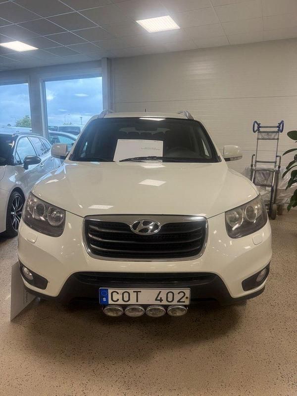 Vit Begagnad 2011 Hyundai Santa Fe SUV | 79 900 kr (Marknadspris) - Bild 1/3