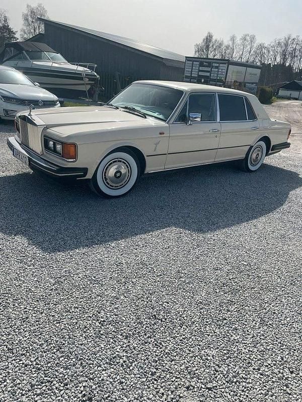 Vit / begi Begagnad 1991 Rolls Royce Silver Spur Sedan | 260 000 kr - Bild 1/4