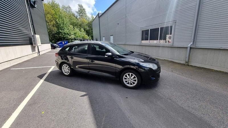 Svart Begagnad 2010 Renault Mégane GrandTour Kombi | 32 000 kr (Marknadspris) - Bild 1/4