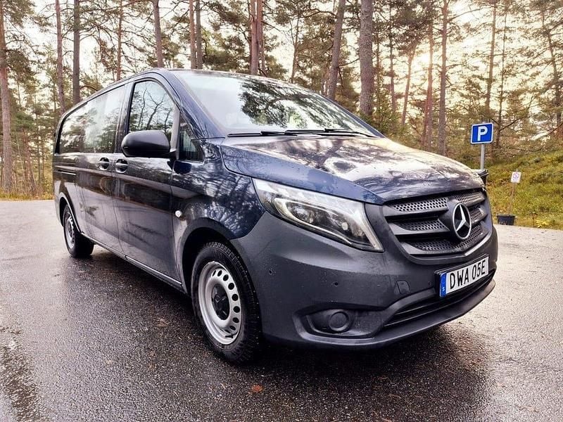 Begagnad Mercedes Vito 163 HK (119 kW) 2019 Blå Van