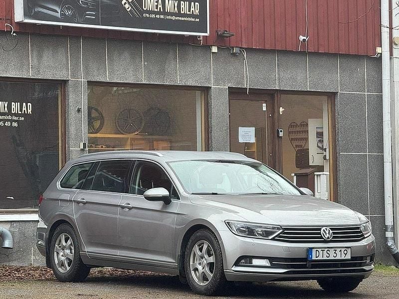 Silver Begagnad 2014 VW Passat Kombi | 95 000 kr (Dyr) - Bild 1/4