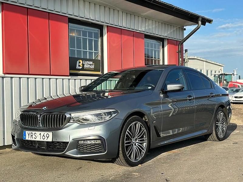 Begagnad BMW 530e iPerformance 252 HK (185 kW) 2017 Blå Sedan