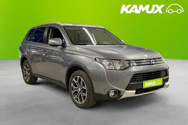 Begagnad Mitsubishi Outlander P-HEV 203 HK (149 kW) 2015 SUV