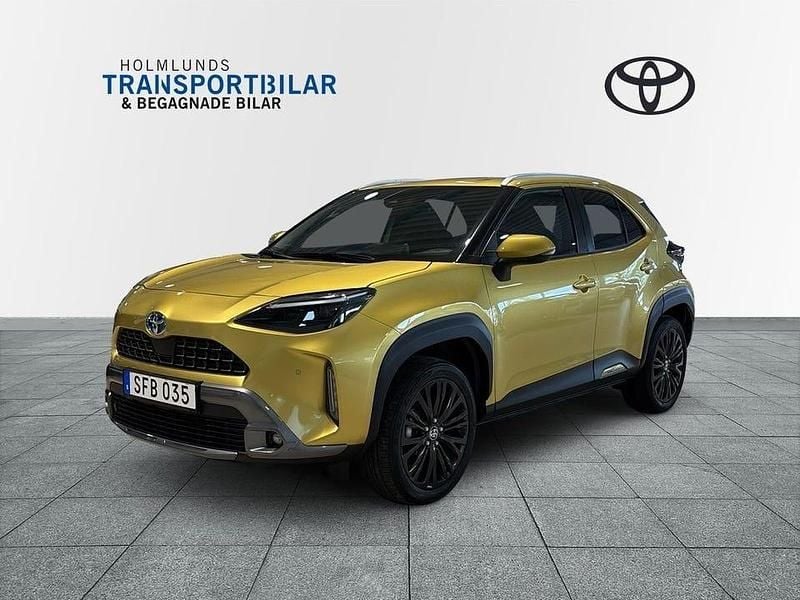 Gul Begagnad 2022 Toyota Yaris Cross SUV | 309 900 kr (Marknadspris) - Bild 1/4