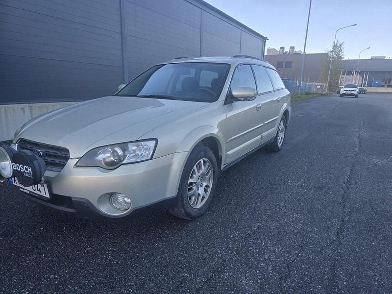 Gul Begagnad 2006 Subaru Outback SUV | 25 500 kr (Superpris) - Bild 1/4