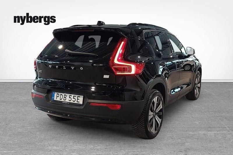 Begagnad Volvo XC40 Plus 175 kW (238 HK) 2023 Svart SUV