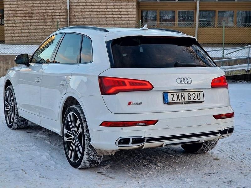 Vit Begagnad 2018 Audi SQ5 SUV | 439 700 kr (Lite dyr) - Bild 1/4