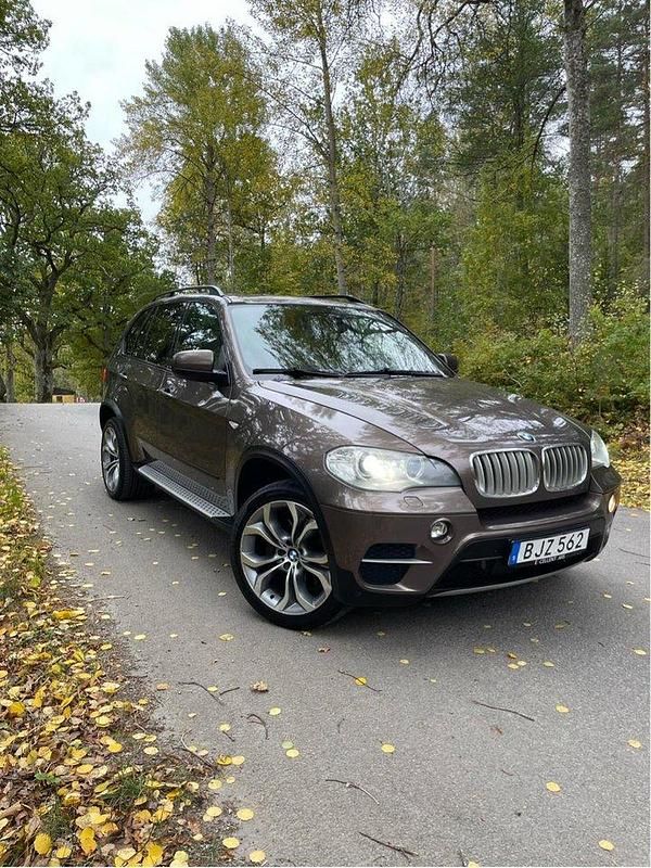 Brun Begagnad 2011 BMW X5 Sport Line SUV | 110 000 kr (Marknadspris) - Bild 1/4