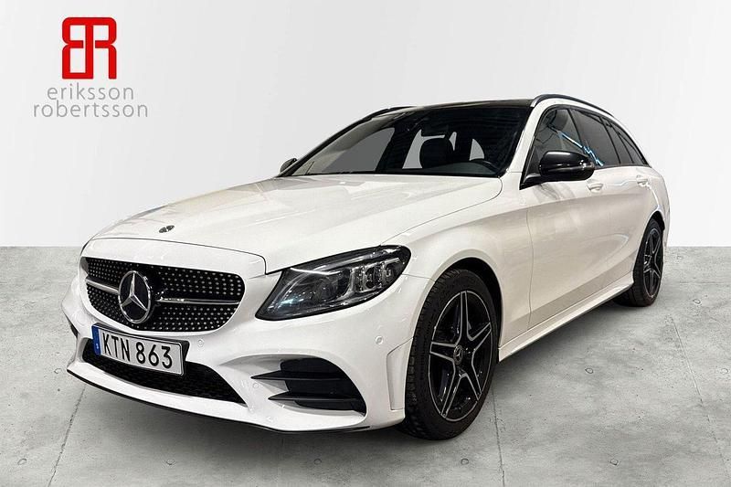 Vit Begagnad 2019 Mercedes C220 AMG Kombi | 329 900 kr (Dyr) - Bild 1/4
