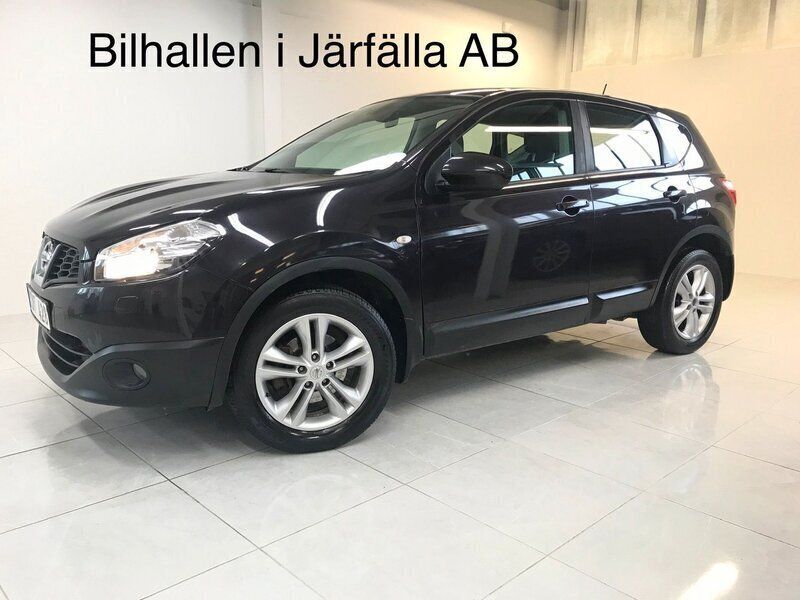 Lila Begagnad 2012 Nissan Qashqai SUV | 119 900 kr (Marknadspris) - Bild 1/4