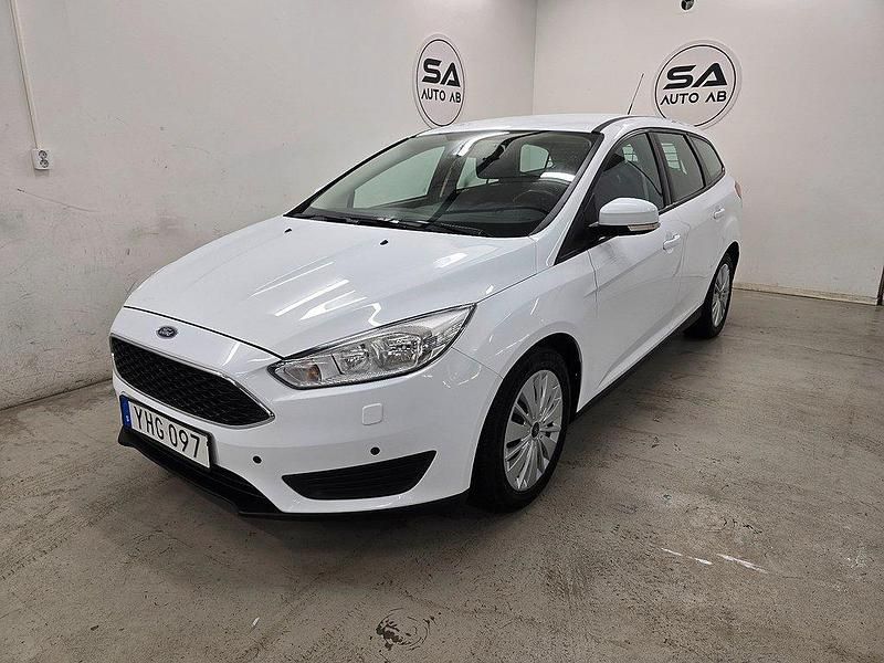 Vit Begagnad 2016 Ford Focus Trend Kombi | 79 900 kr (Marknadspris) - Bild 1/4