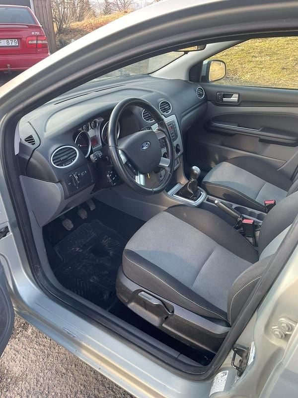Begagnad Ford Focus 90 HK (66 kW) 2010 Kombi