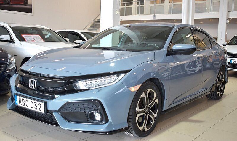 Mörkgrå Begagnad 2017 Honda Civic Sport Halvkombi | 179 000 kr (Marknadspris) - Bild 1/4