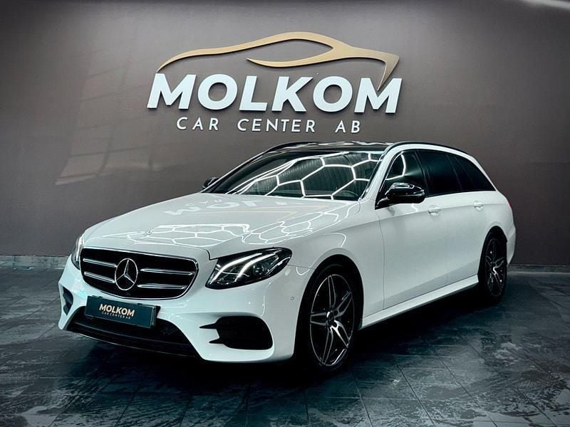 Vit Begagnad 2017 Mercedes E220 AMG line Kombi | 299 800 kr (Marknadspris) - Bild 1/4