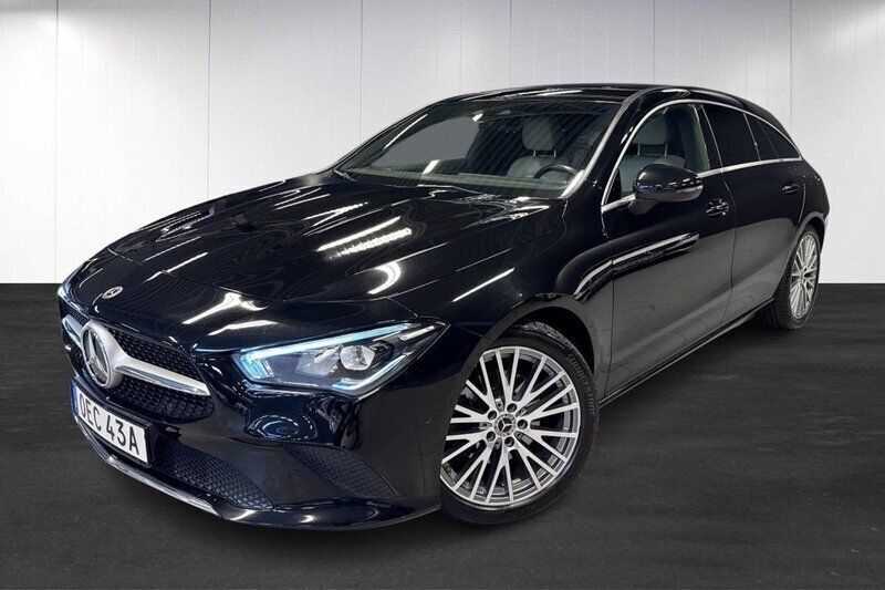 Svart (black) Begagnad 2020 Mercedes CLA200 Shooting Brake AMG Kombi | 309 900 kr (Marknadspris) - Bild 1/4