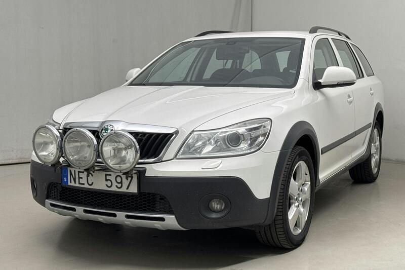 Begagnad 2013 Skoda Octavia Scout Kombi | 39 000 kr (Bra pris) - Bild 1/4