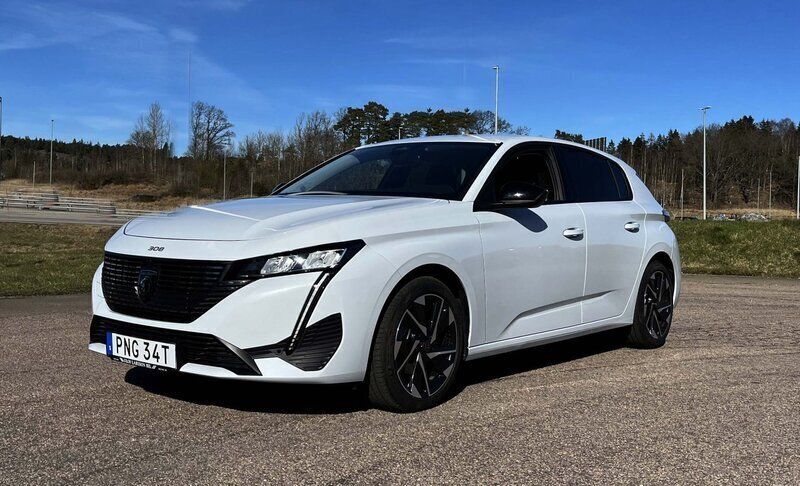 Vit Begagnad 2023 Peugeot 308 Allure Halvkombi | 264 500 kr (Marknadspris) - Bild 1/4