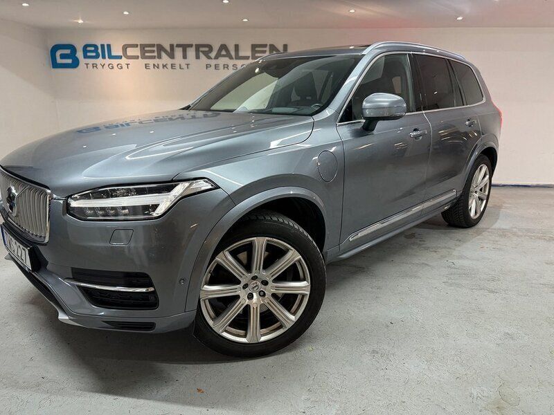 Grå Begagnad 2016 Volvo XC90 Inscription SUV | 389 900 kr (Marknadspris) - Bild 1/4