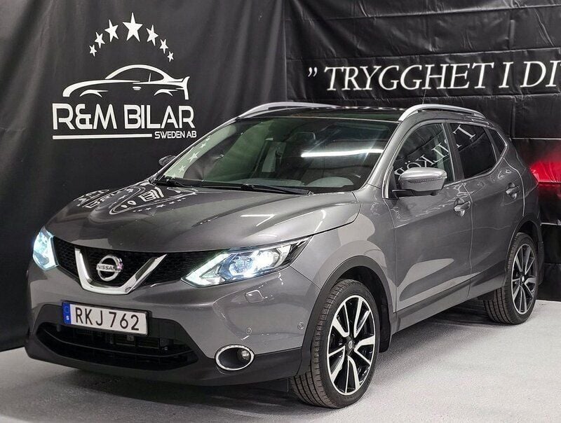Grå Begagnad 2017 Nissan Qashqai 360º SUV | 159 800 kr (Marknadspris) - Bild 1/4