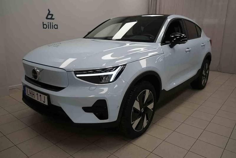 Blå Begagnad 2025 Volvo EC40 Single Motor Extended Range SUV | 454 900 kr (Marknadspris) - Bild 1/1