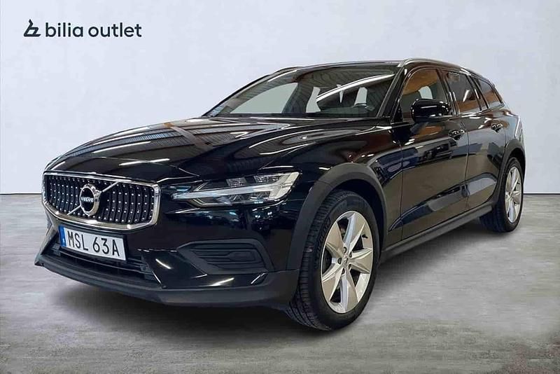 Svart Begagnad 2022 Volvo V60 CC Kombi | 279 900 kr (Marknadspris) - Bild 1/1