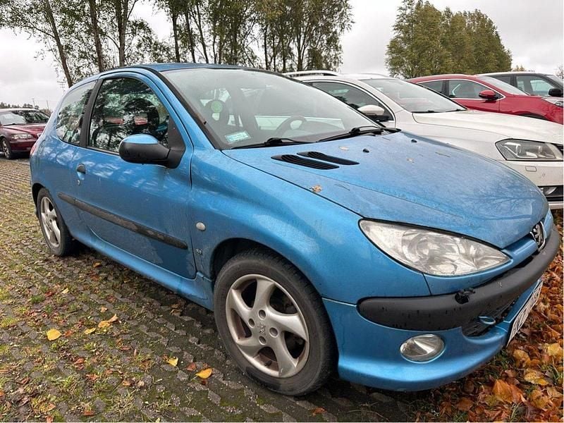 Blå Begagnad 2003 Peugeot 206 Halvkombi | 7 000 kr (Superpris) - Bild 1/4