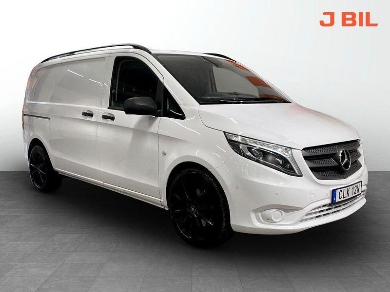 Vit Begagnad 2020 Mercedes Vito Minibuss | 349 900 kr (Dyr) - Bild 1/4