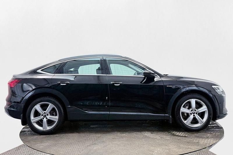 Begagnad 2022 Audi e-tron Sportback Proline SUV | 369 900 kr (Superpris) - Bild 1/4