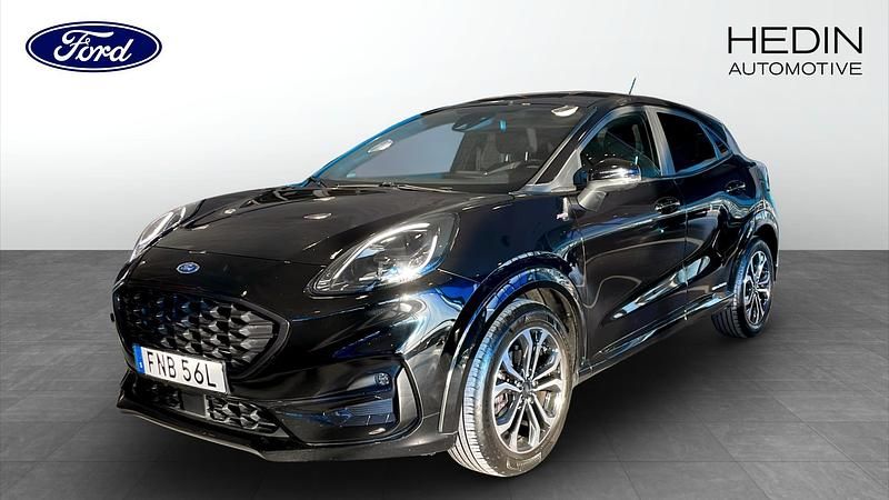 Svart Begagnad 2022 Ford Puma SUV | 209 000 kr (Marknadspris) - Bild 1/4